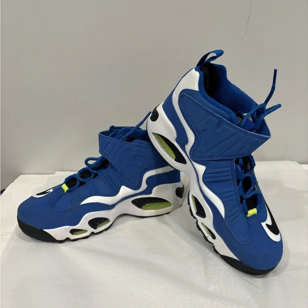 Nike Air Griffey Max 1 Size 7 Youth Blue and White Sneakers with Black Accents